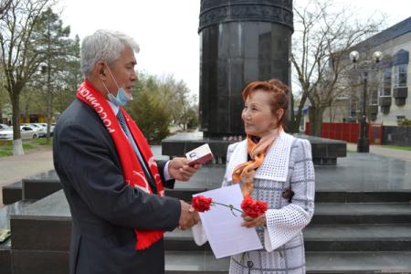 Коммунисты Калмыкии отметил День рождения В.И. Ленина