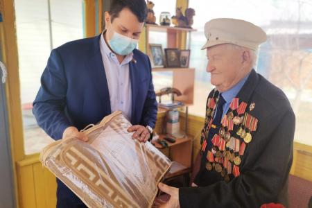 Тульские коммунисты поздравили с 95-летием ветерана партии А.И. Тимофеева