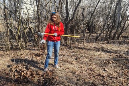 В Иваново коммунисты провели субботник на кладбище старых большевиков