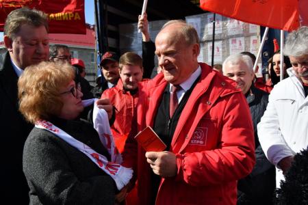 Г.А. Зюганов принял участие в отправке на Донбасс 91-го гуманитарного конвоя КПРФ