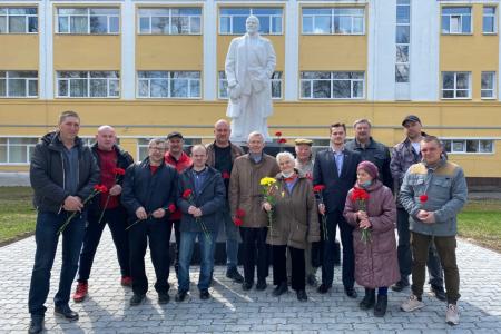 Подмосковные коммунисты отметили 151-летие В.И. Ленина возложением цветов к памятникам вождя мирового пролетариата по всему региону
