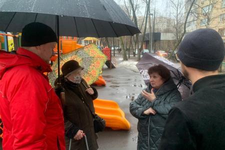 Москва. Депутат КПРФ Денис Парфенов провел встречи с жителями районов Алтуфьевский и Южное Медведково