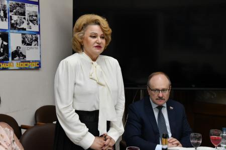 Г.А. Зюганов наградил ветеранов космонавтики