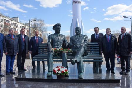Лидер КПРФ Г.А. Зюганов посетил Центр управления полетами АО «ЦНИИмаш»