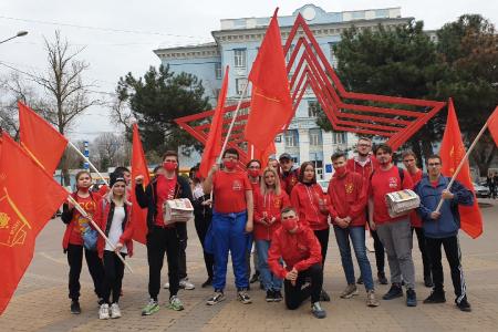 Ленинский комсомол запустил Всероссийскую акцию «Красные в городе»
