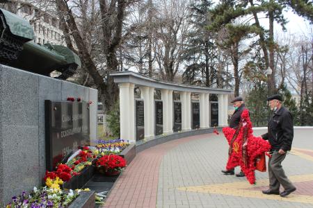 Крым. Коммунисты отметили День освобождения Симферополя