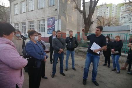 Депутаты-коммунисты пообещали помочь саратовцам