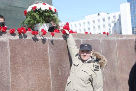 Коммунисты города Якутска и сторонники КПРФ отметили День рождения В.И. Ленина