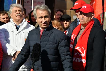Г.А. Зюганов принял участие в отправке на Донбасс 91-го гуманитарного конвоя КПРФ