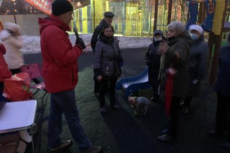 Москва. Депутат КПРФ Денис Парфенов провел встречи с жителями районов Алтуфьевский и Южное Медведково