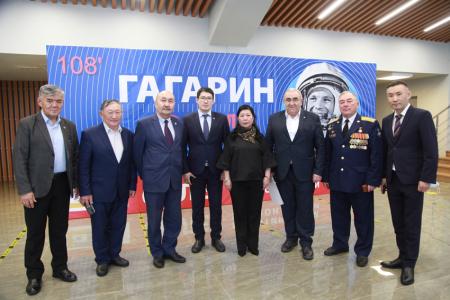 Якутия. Коммунисты приняли участие в праздничных мероприятиях, посвященных 60-летию со дня полета Ю.А. Гагарина в космос