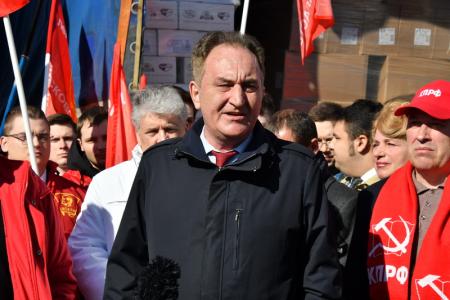 Г.А. Зюганов принял участие в отправке на Донбасс 91-го гуманитарного конвоя КПРФ