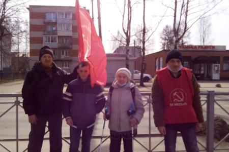 Гордость за страну: в Ленобласти прошли пикеты в честь 60-летия полета Юрия Гагарина в космос
