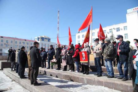 Коммунисты города Якутска и сторонники КПРФ отметили День рождения В.И. Ленина