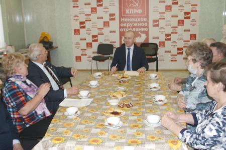 Встречи в Ненецком окружкоме КПРФ в преддверии Дня геолога