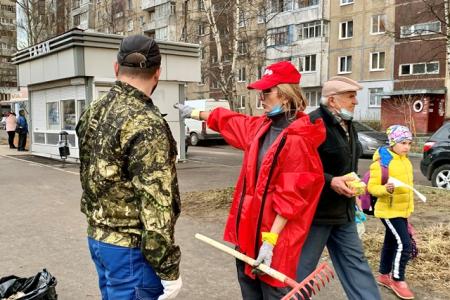 Ярославские коммунисты на общегородском субботнике