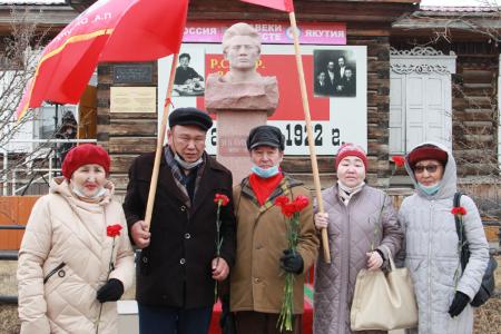 Якутские коммунисты достойно отметили день своей Республики