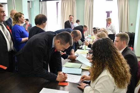 В Подмосковье открылся XVIII съезд КПРФ