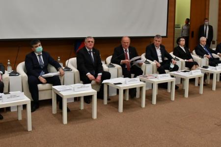КПРФ в Госдуме провела парламентские слушания о законодательном регулировании в сфере здравоохранения
