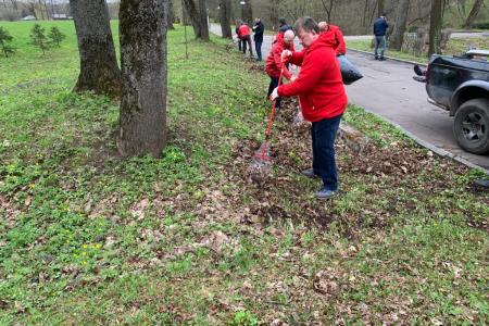 Дело Ленина в наших делах! Подмосковные коммунисты провели субботник в Горках Ленинских