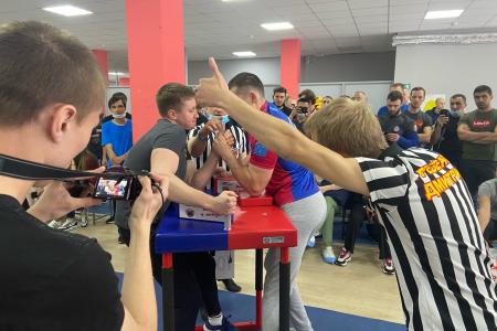 В Самарской области прошел областной турнир по армрестлингу памяти заслуженного мастера спорта Аслана Козаева