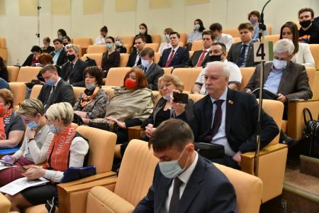 КПРФ в Госдуме провела парламентские слушания о законодательном регулировании в сфере здравоохранения