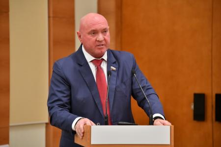 КПРФ в Госдуме провела парламентские слушания о законодательном регулировании в сфере здравоохранения