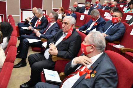 В Подмосковье открылся XVIII съезд КПРФ