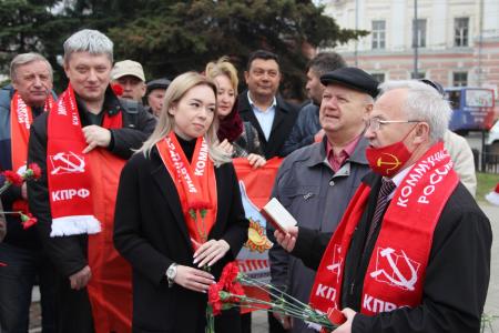 Ярославские коммунисты почтили память В. И. Ленина