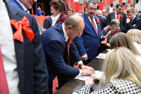 В Подмосковье открылся XVIII съезд КПРФ