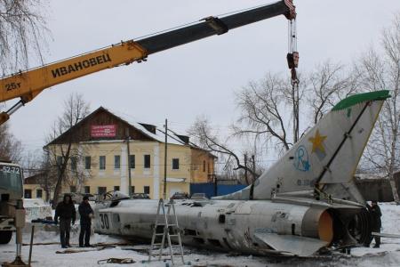 Свердловские коммунисты добились возвращения памятника СУ-15