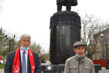 Коммунисты Калмыкии отметил День рождения В.И. Ленина