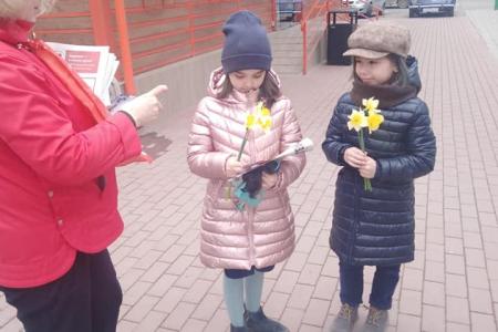 В честь 60-летия первого полета человека в космос коммунисты Карачаево-Черкесии организовали акцию «красные в городе»