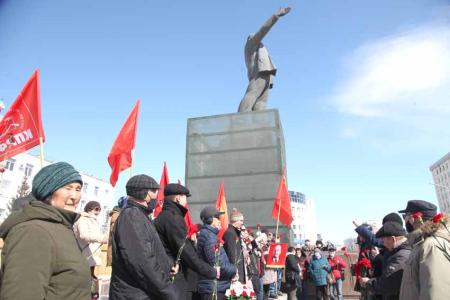 Коммунисты города Якутска и сторонники КПРФ отметили День рождения В.И. Ленина
