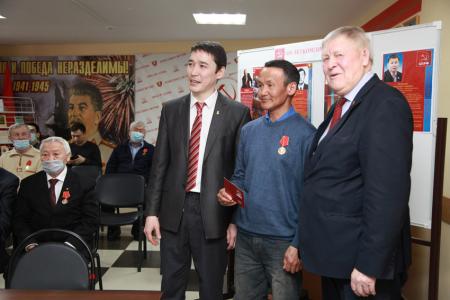 Якутия. Прошло общее собрание коммунистов республики, посвященное 100-летию регионального Комсомола