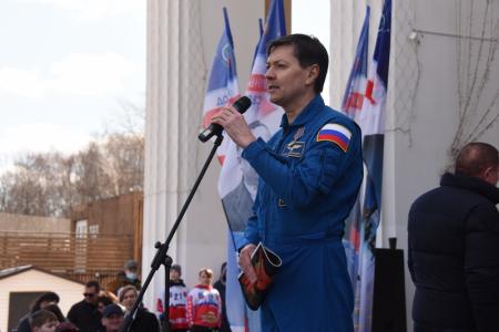 Лидер КПРФ Г.А. Зюганов посетил Центр управления полетами АО «ЦНИИмаш»