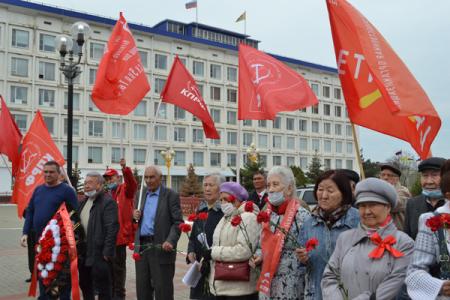 Коммунисты Калмыкии отметил День рождения В.И. Ленина