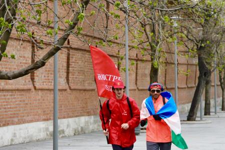 Марафон Уфа – Москва: Тимур Исламов пробежал 1300 км за 13 дней, чтобы успеть к XVIII съезду КПРФ