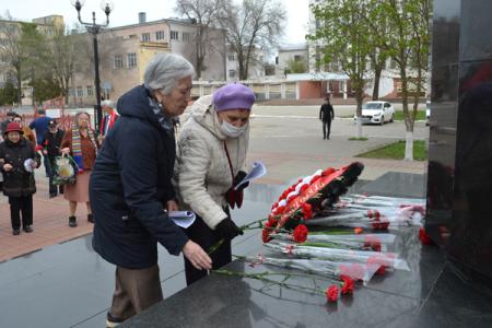Коммунисты Калмыкии отметил День рождения В.И. Ленина