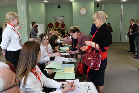 В Подмосковье открылся XVIII съезд КПРФ