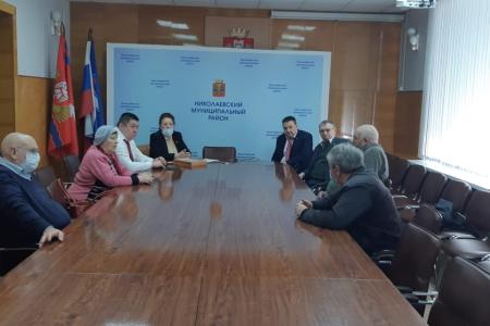 В День космонавтики депутаты фракции КПРФ Волгоградской облдумы посетили Николаевский район