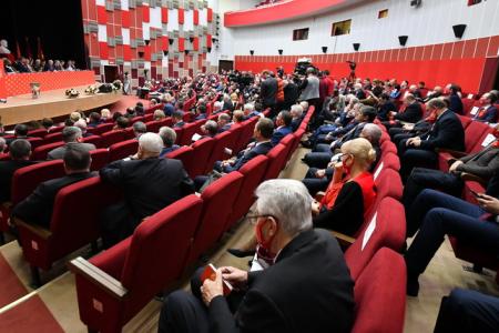 В Подмосковье открылся XVIII съезд КПРФ