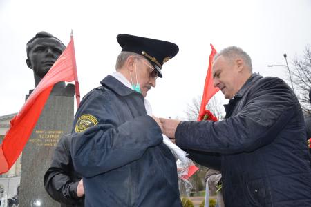 Ростовские коммунисты возложили цветы к бюсту  Ю.А. Гагарина
