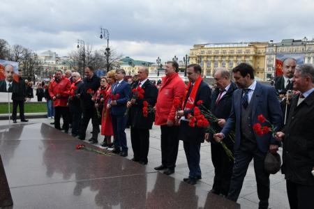 Уроки Ленина – в жизнь!