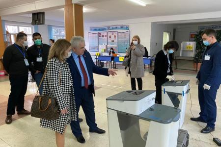 К.К. Тайсаев в качестве руководителя делегации Государственной Думы принял участие в мониторинге референдума в Республике Кыргызстан