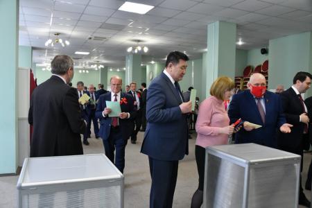 В Подмосковье открылся XVIII съезд КПРФ
