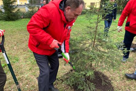Дело Ленина в наших делах! Подмосковные коммунисты провели субботник в Горках Ленинских