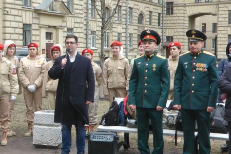 Коммунисты Санкт-Петербурга поздравили с юбилеем почетного члена Компартии А.И. Мозгового
