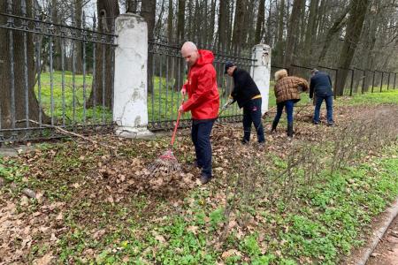Дело Ленина в наших делах! Подмосковные коммунисты провели субботник в Горках Ленинских
