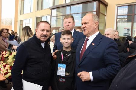 Лидер КПРФ Г.А. Зюганов посетил Центр управления полетами АО «ЦНИИмаш»